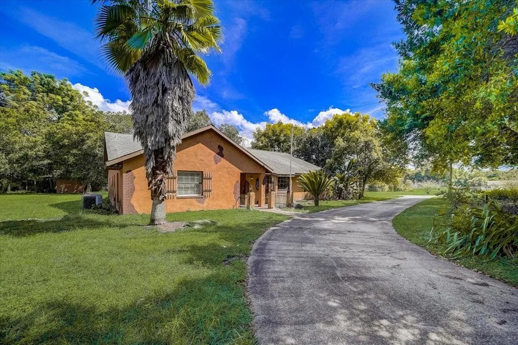 241 ALTA VISTA STREET DEBARY, FL 32713