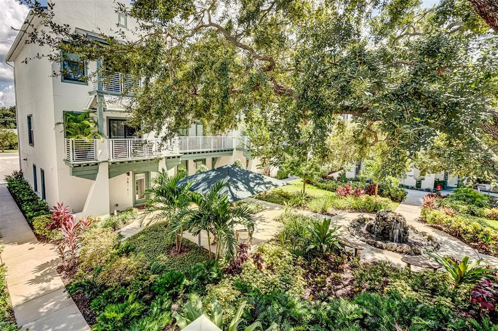 946 HIGHLAND AVENUE UNIT 31 DUNEDIN, FL 34698