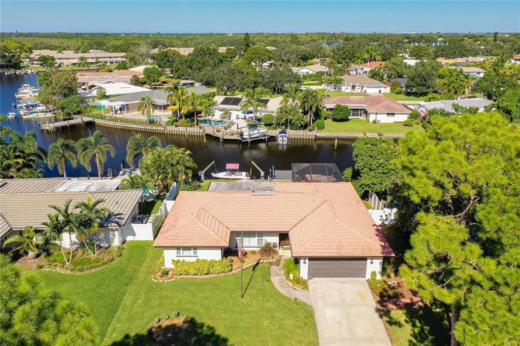 6534 TANGLEWOOD DRIVE NE ST PETERSBURG, FL 33702