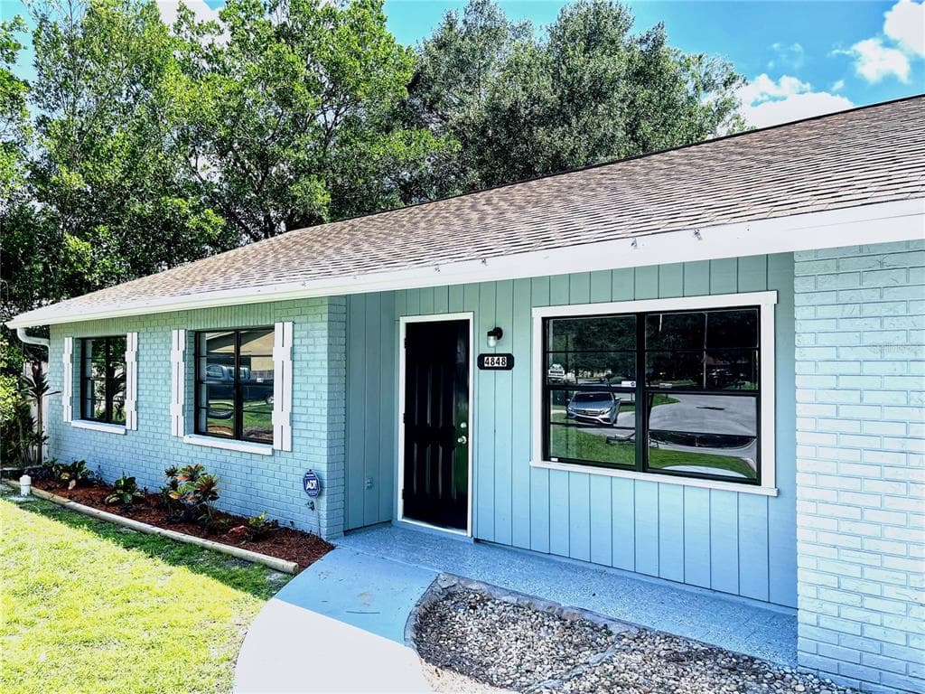 4848 THORNBRIAR PLACE LAND O LAKES, FL 34639
