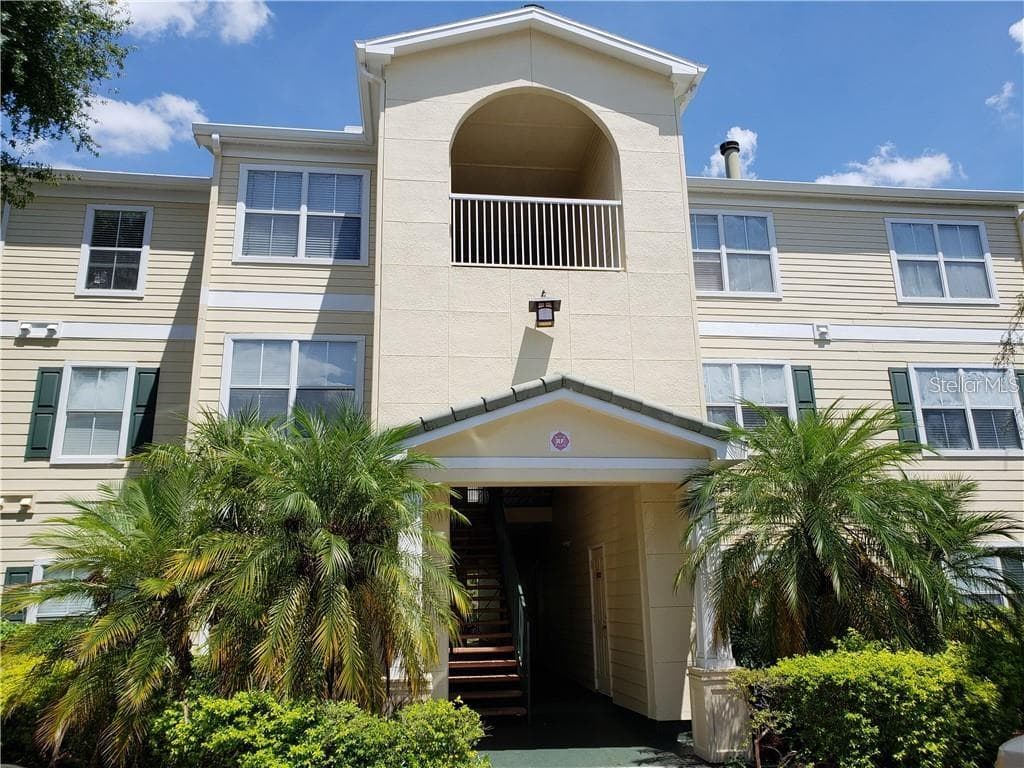 18115 BRIDLE BIT LANE UNIT 18115 TAMPA, FL 33647