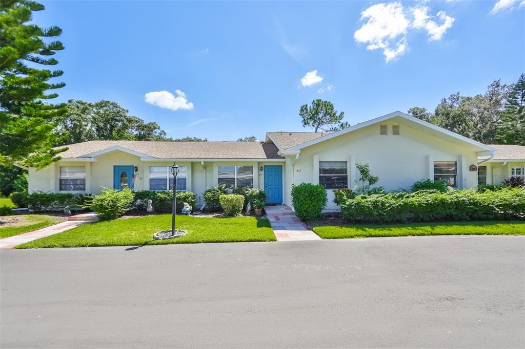 412 LAKE POINT COURT SUN CITY CENTER, FL 33573