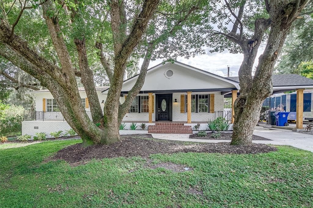 709 PARKVIEW PLACE