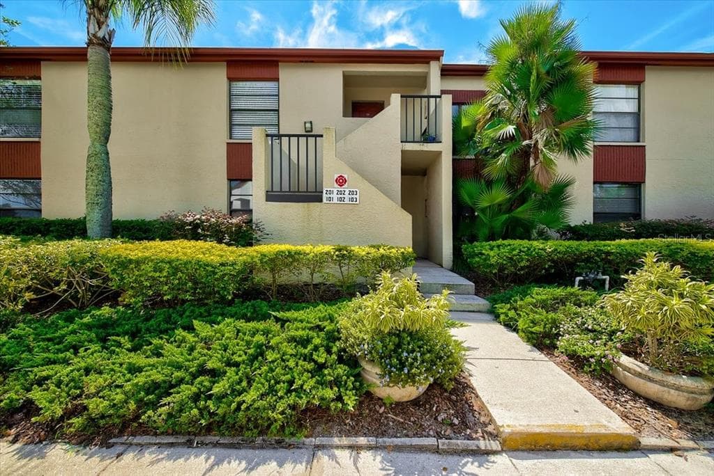 2597 COUNTRYSIDE BOULEVARD UNIT 202 CLEARWATER, FL 33761