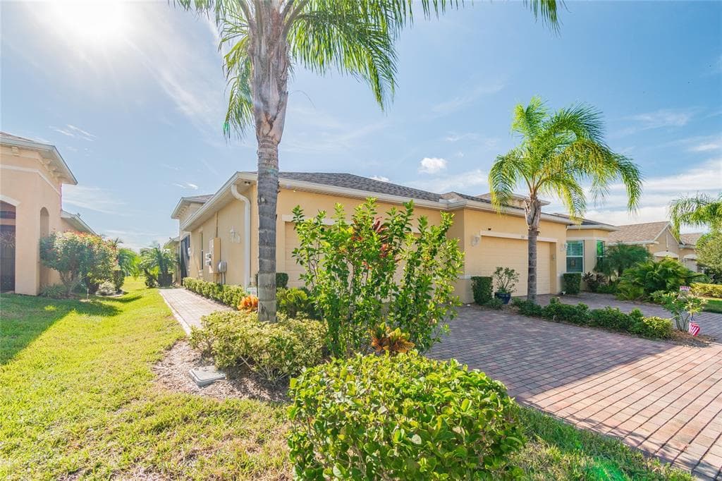 710 CHIPPER DRIVE UNIT 274 SUN CITY CENTER, FL 33573