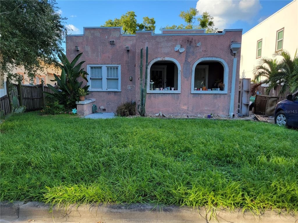 3205 W SANTIAGO STREET