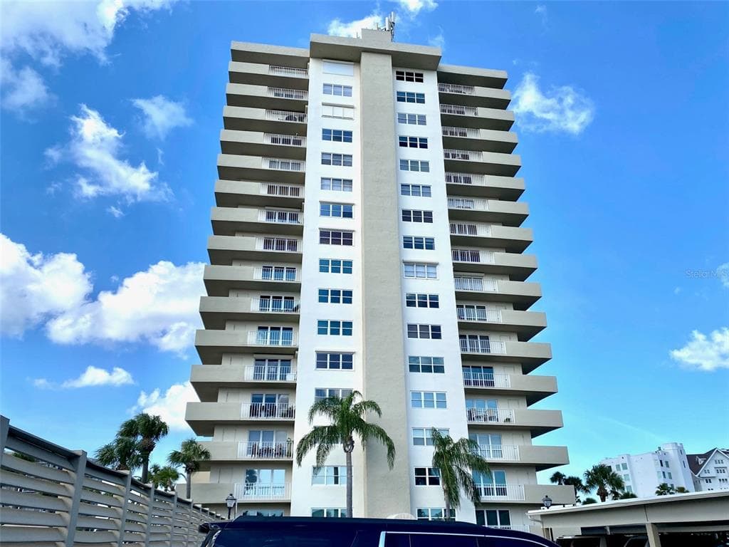 1621 GULF BOULEVARD UNIT P-C