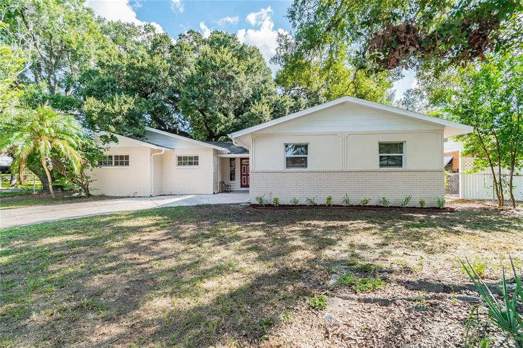 6402 OLYMPIA AVENUE TAMPA, FL 33634