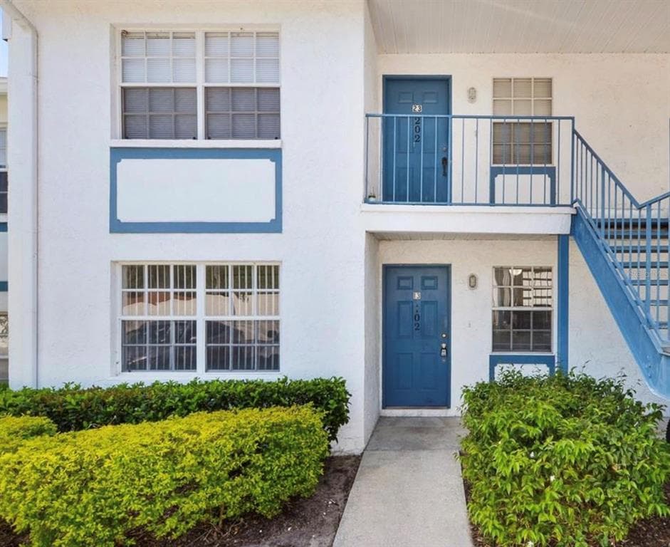 5037 BORDEAUX VILLAGE PLACE UNIT 102 TAMPA, FL 33617