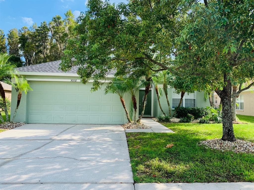 30332 GLENHAM COURT WESLEY CHAPEL, FL 33543
