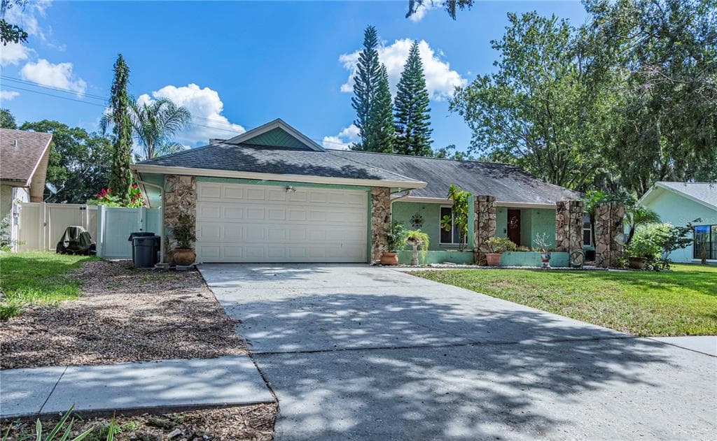 605 GREEN COVE DRIVE BRANDON, FL 33510