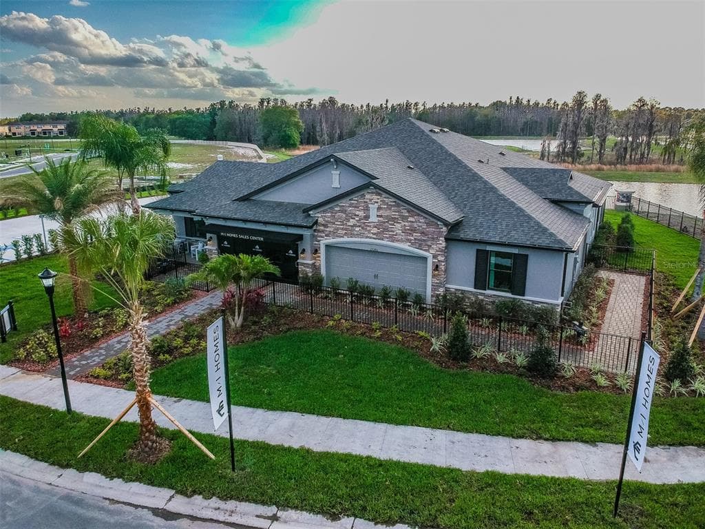 19378 HAWK VALLEY DRIVE TAMPA, FL 33647