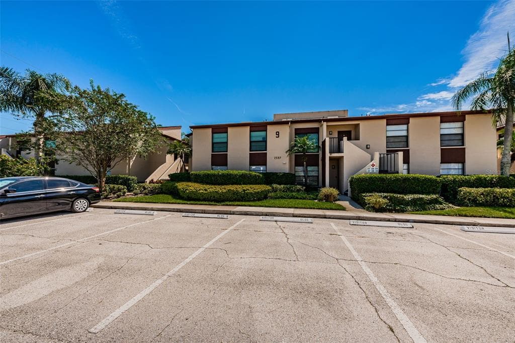 2597 COUNTRYSIDE BOULEVARD UNIT 115 CLEARWATER, FL 33761