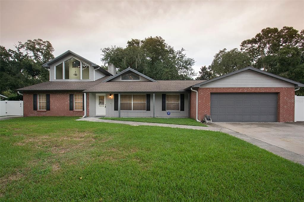 1515 SAKURA DRIVE VALRICO, FL 33596
