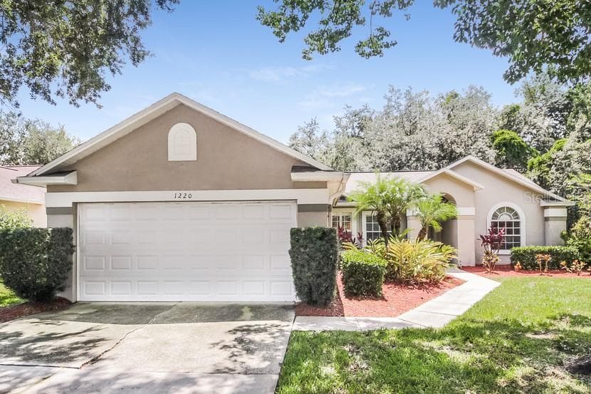1220 TWIN RIVERS BOULEVARD OVIEDO, FL 32766