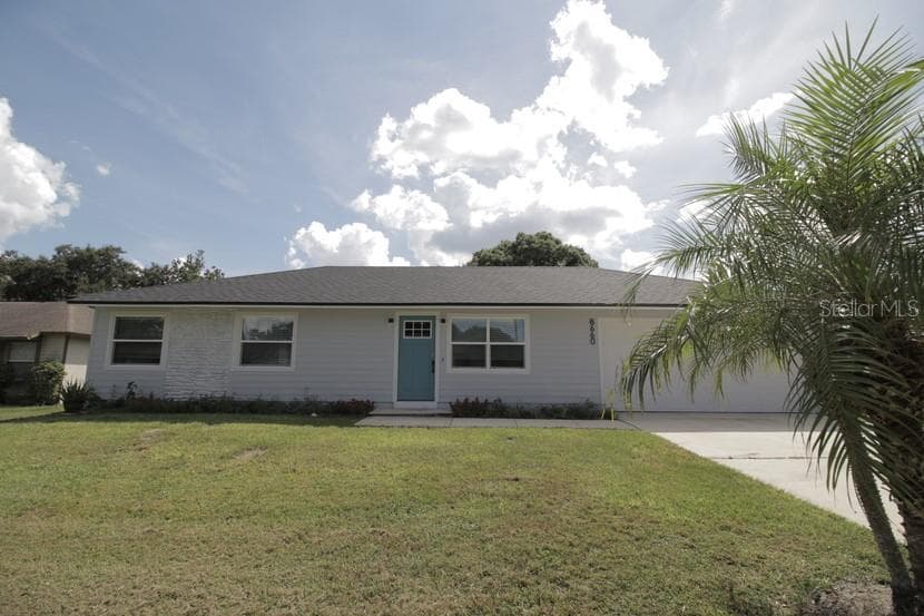 8660 LYONIA DRIVE ORLANDO, FL 32829