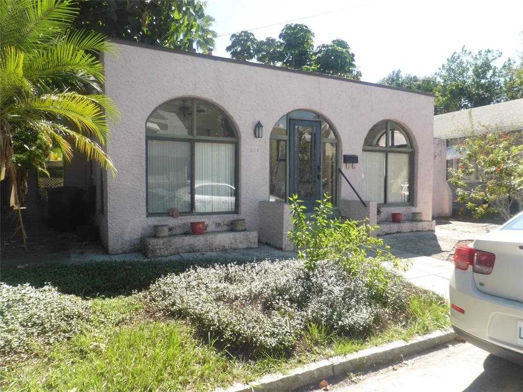 526 KIRKWOOD TERRACE N ST PETERSBURG, FL 33701