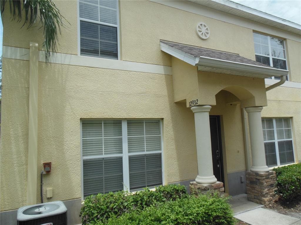 12932 TRADE PORT PLACE RIVERVIEW, FL 33579