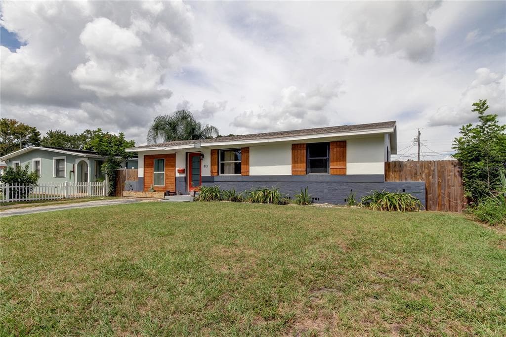 813 86TH AVENUE N ST PETERSBURG, FL 33702