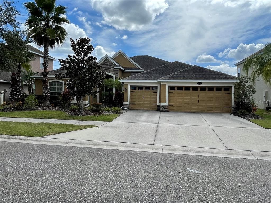 10517 MISTFLOWER LANE TAMPA, FL 33647