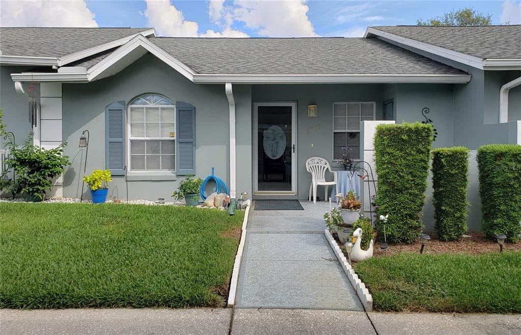 6706 HOLLY COURT ZEPHYRHILLS, FL 33542