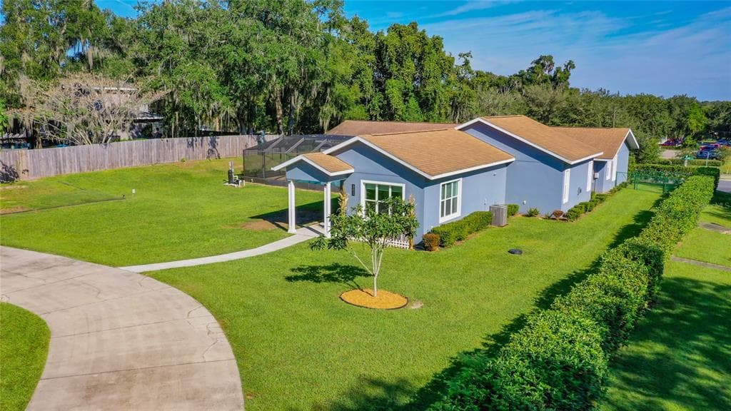 302 S APOPKA AVENUE INVERNESS, FL 34452