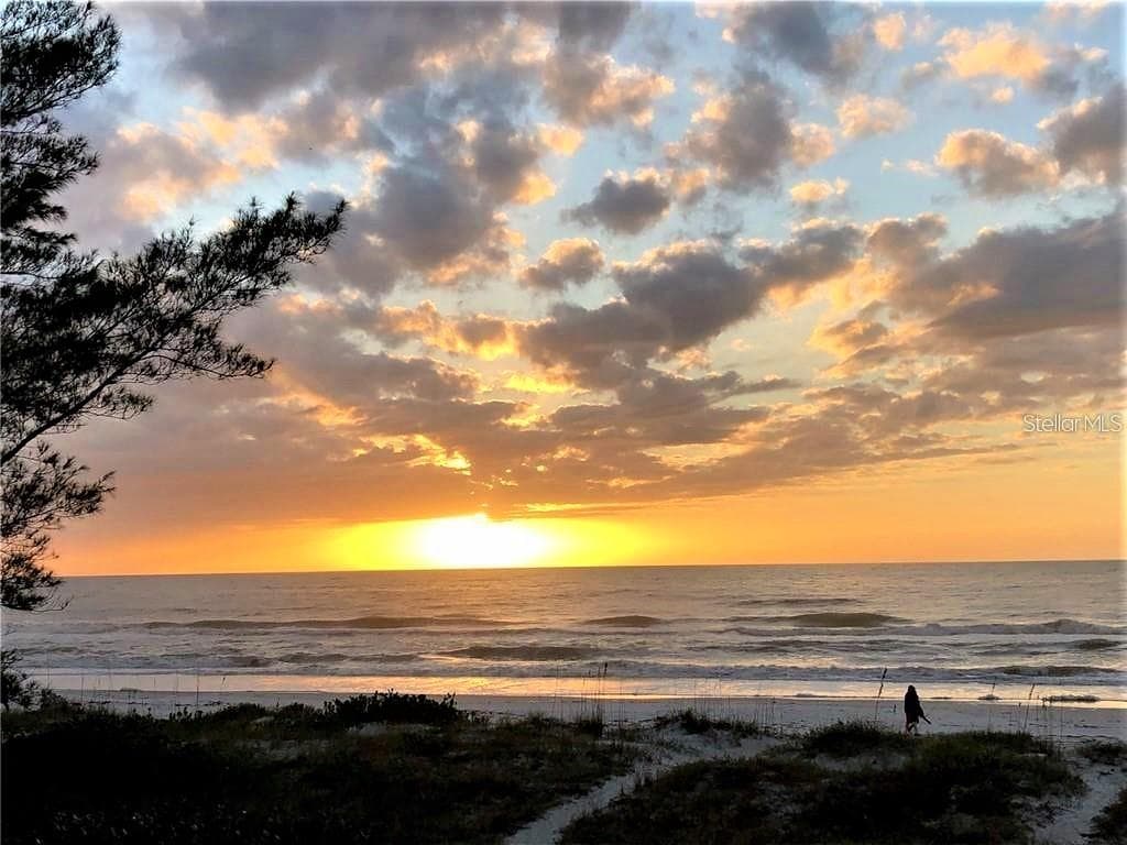 20204 GULF BOULEVARD UNIT 9 INDIAN SHORES, FL 33785