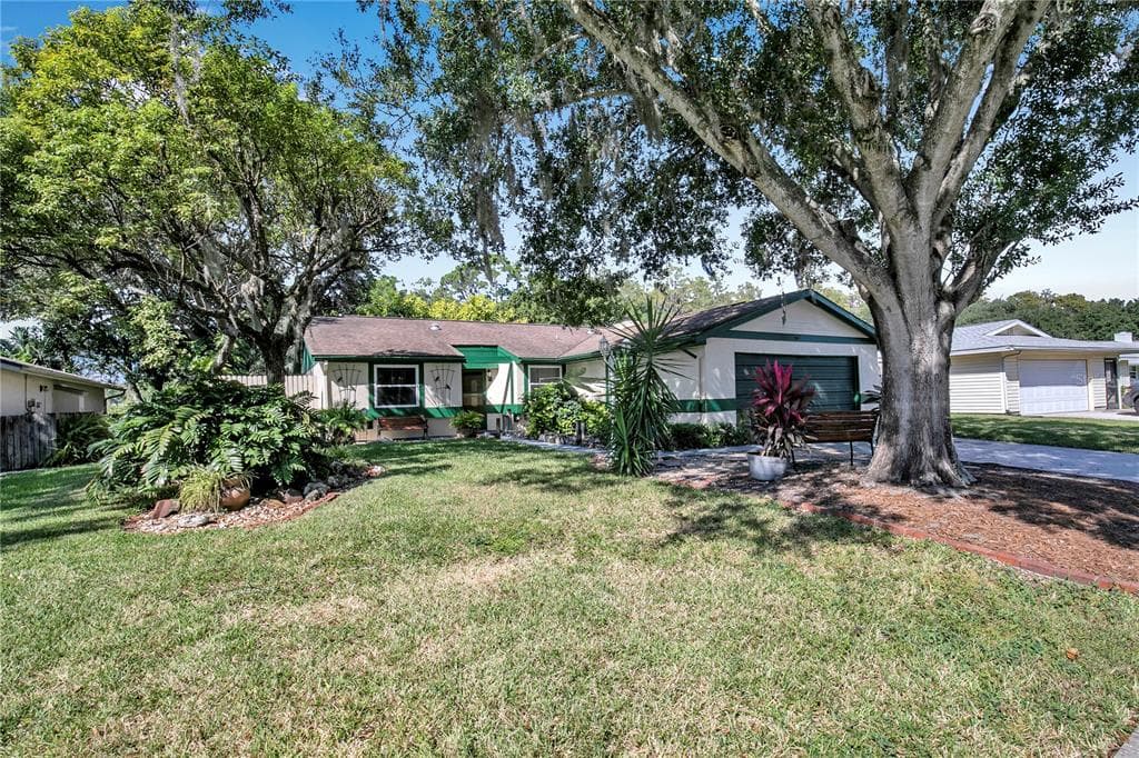 412 LAKEVIEW DRIVE OLDSMAR, FL 34677
