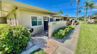 2292 OAK NECK ROAD UNIT B CLEARWATER, FL 33763