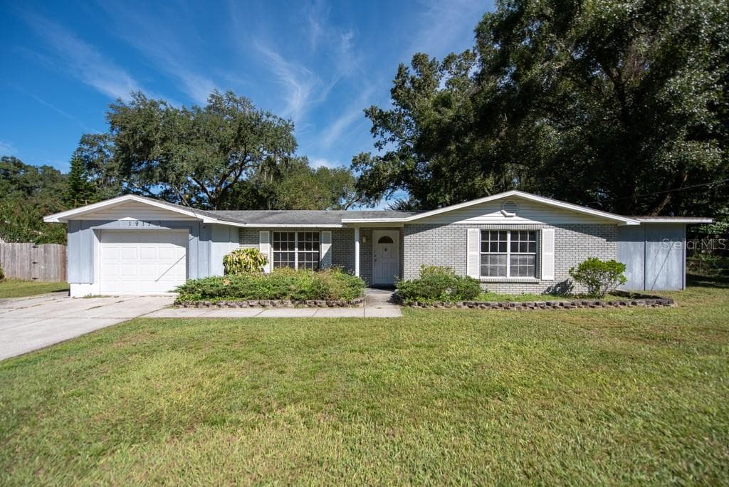 1917 TAYLOR LANE TAMPA, FL 33618