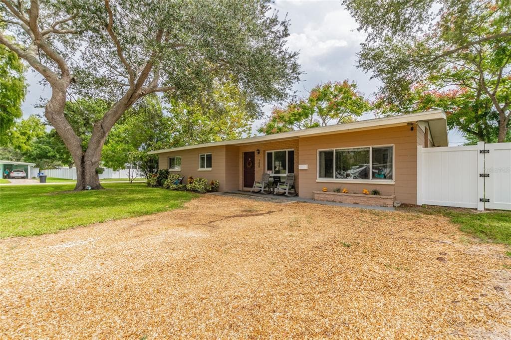 100 88TH AVENUE NE ST PETERSBURG, FL 33702