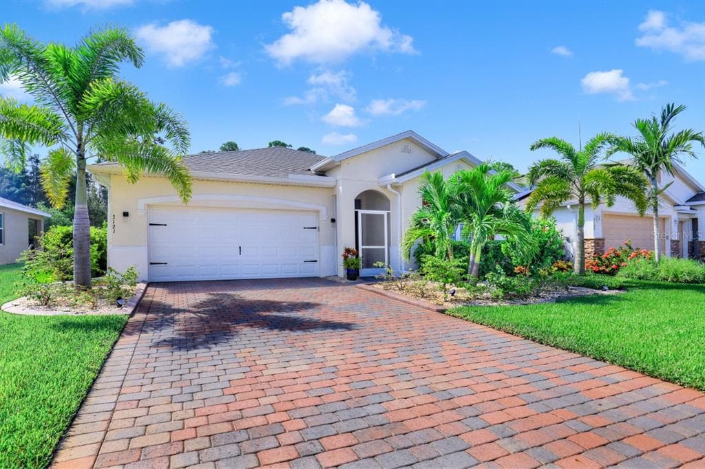 3121 AMADORA CIRCLE CAPE CORAL, FL 33909