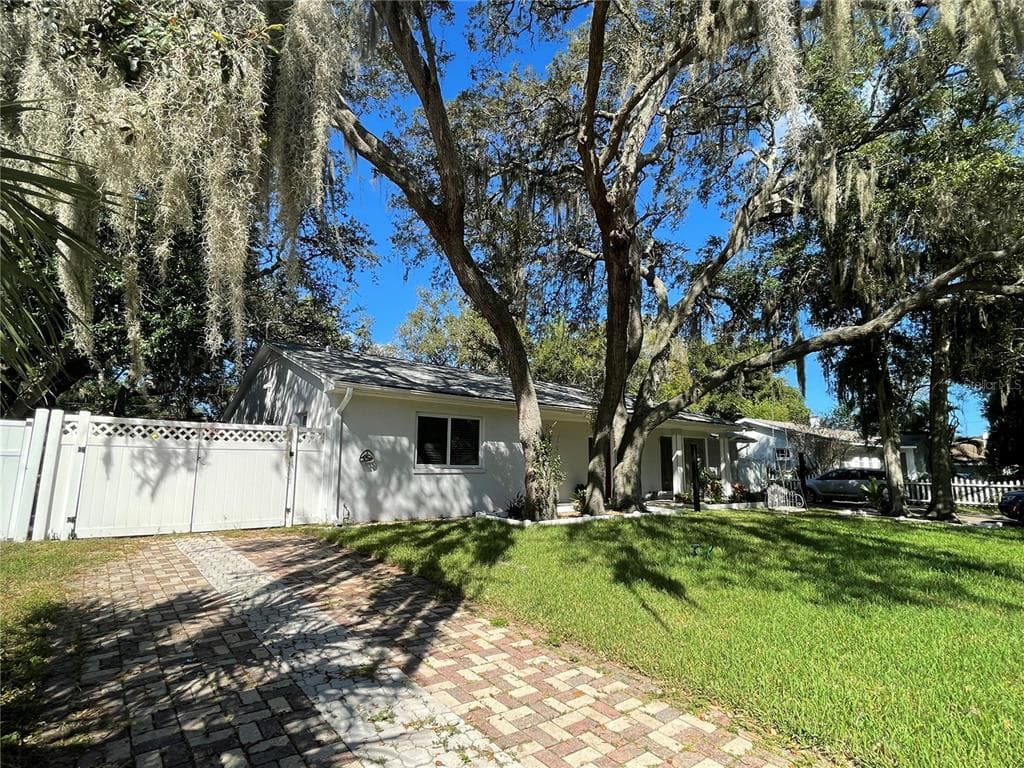 504 RICHARDS AVENUE CLEARWATER, FL 33755