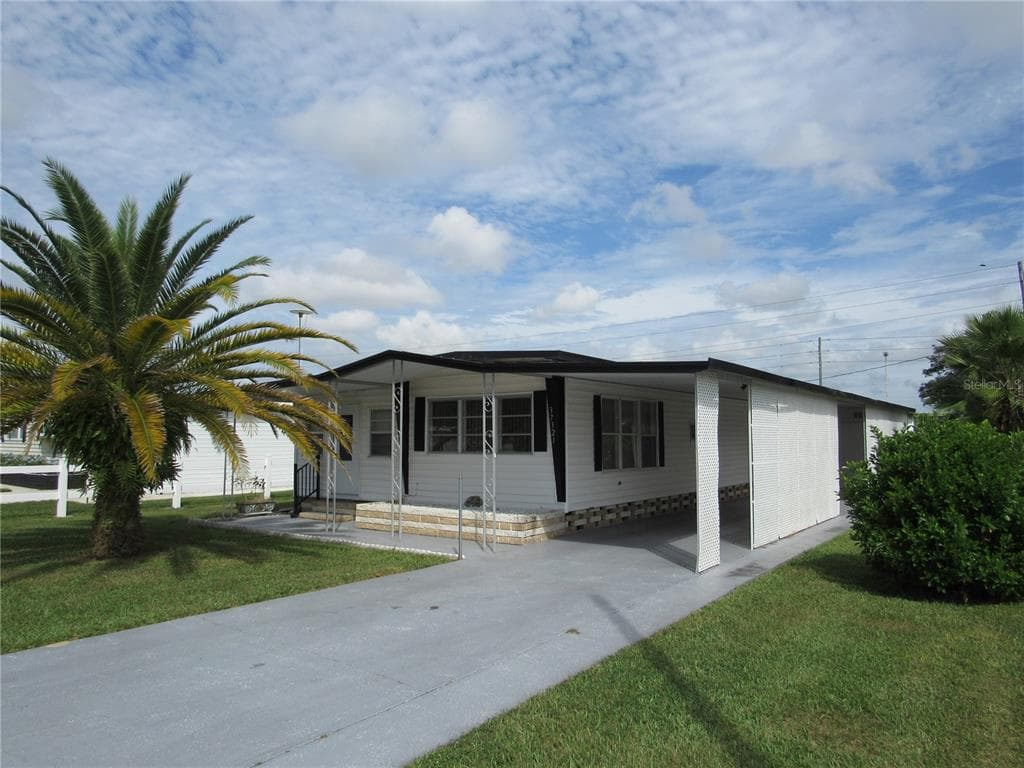 37321 SANDRA AVENUE ZEPHYRHILLS, FL 33542
