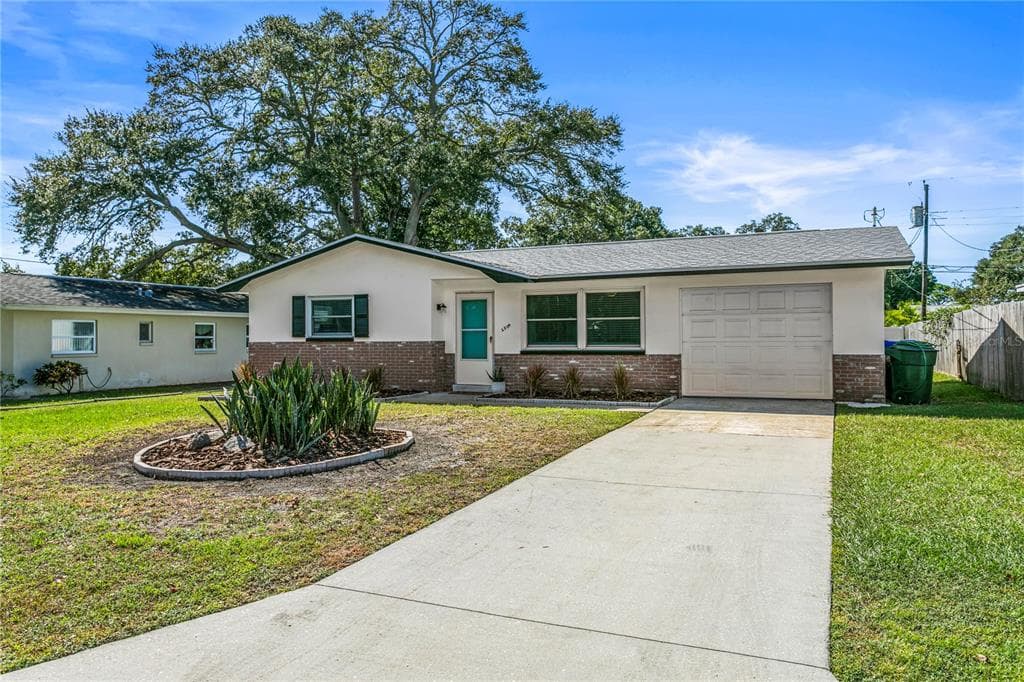 2004 YALE AVENUE DUNEDIN, FL 34698