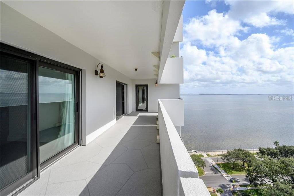 4141 BAYSHORE BOULEVARD UNIT 1803 TAMPA, FL 33611