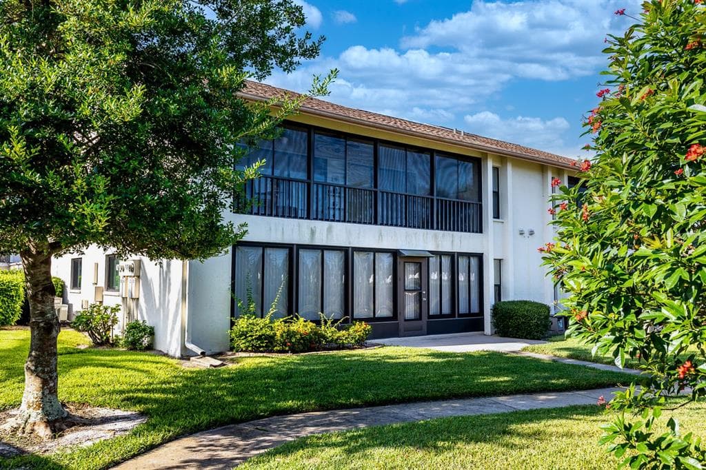 1720 LAKE PLACE UNIT 1720-B VENICE, FL 34293