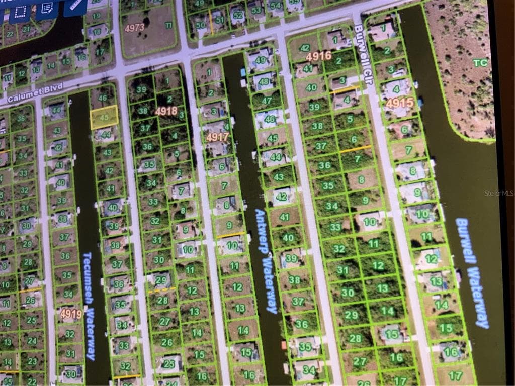 8064 ANTWERP CIRCLE PORT CHARLOTTE, FL 33981
