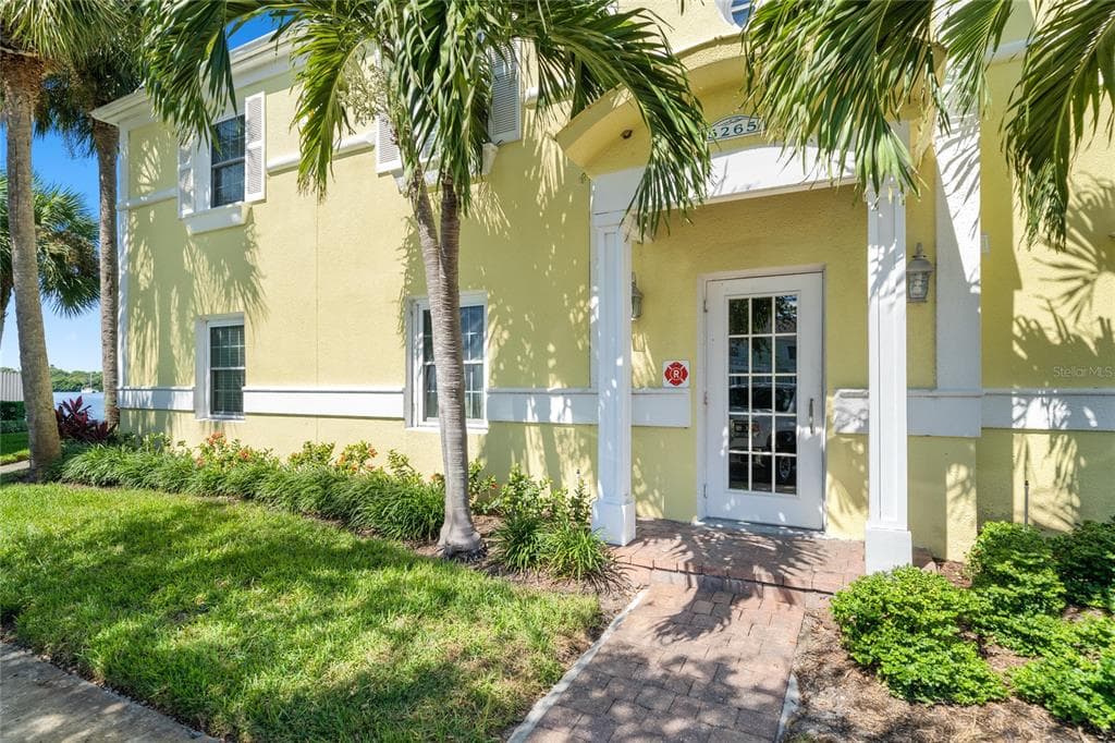 5265 BEACH DRIVE SE UNIT C ST PETERSBURG, FL 33705