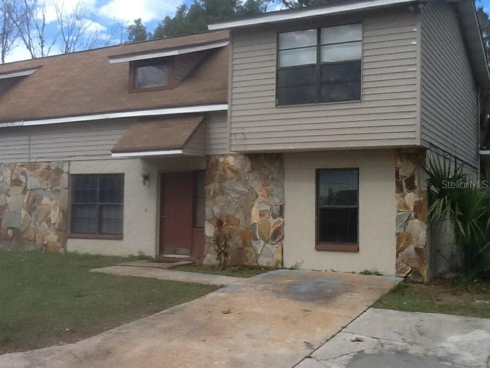 721 GASPARINO COURT SEFFNER, FL 33584