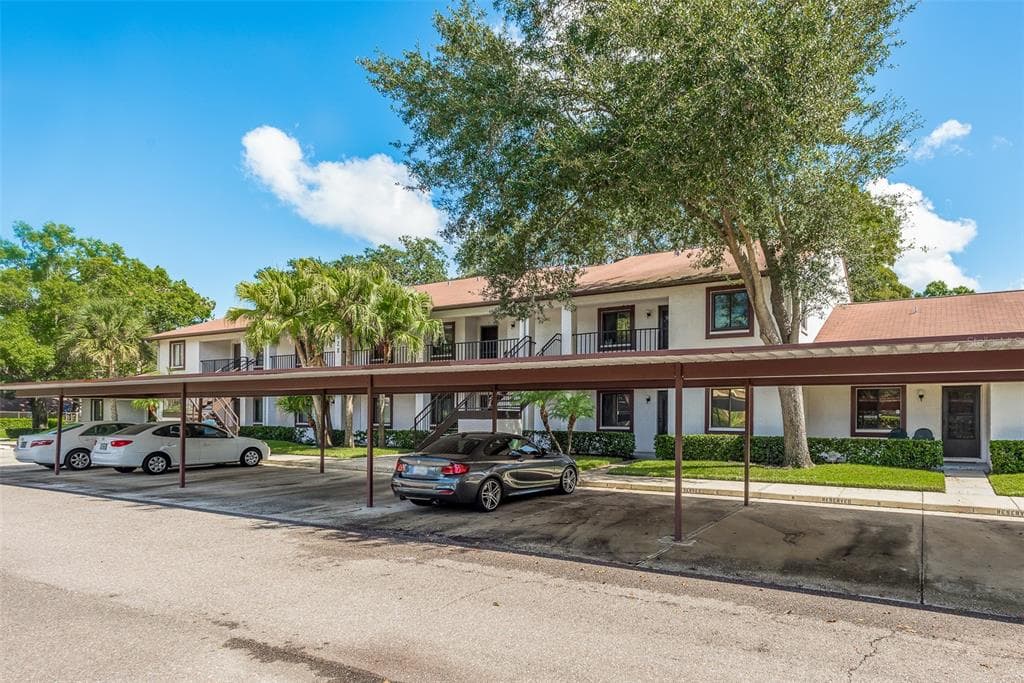 3520 MAGNOLIA RIDGE CIRCLE UNIT I PALM HARBOR, FL 34684