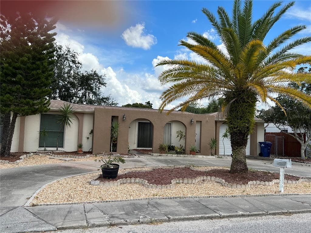 3320 COLUMBUS DRIVE HOLIDAY, FL 34691