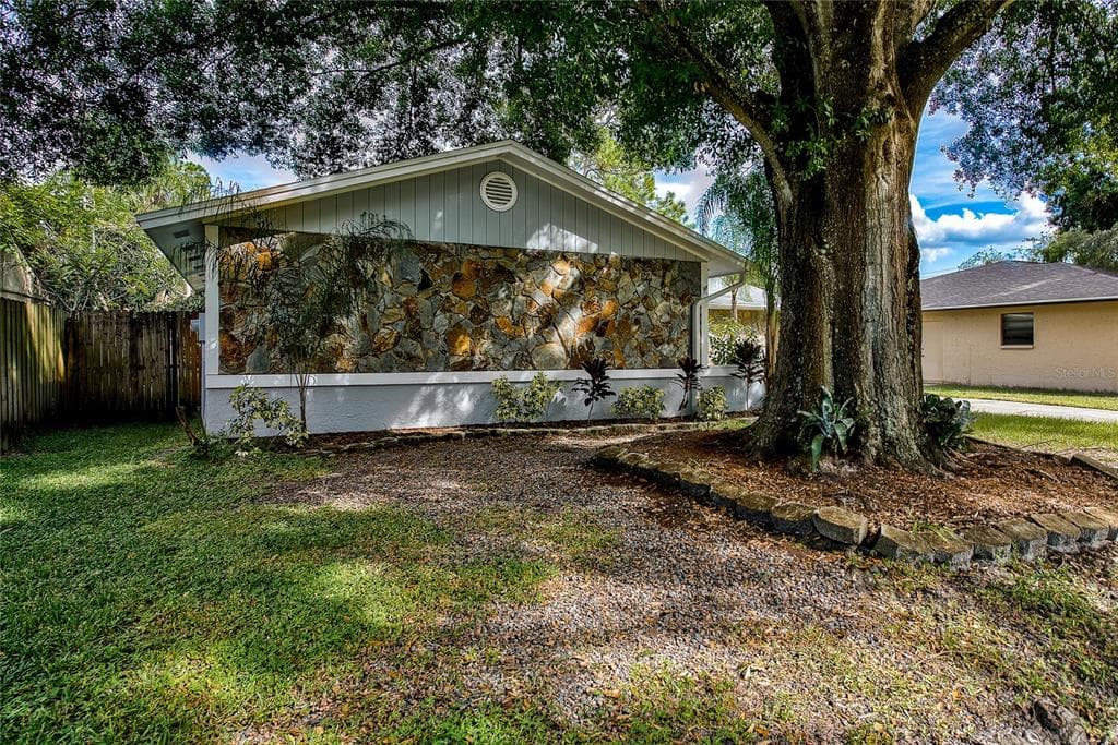 15705 SQUIRREL TREE PLACE TAMPA, FL 33624