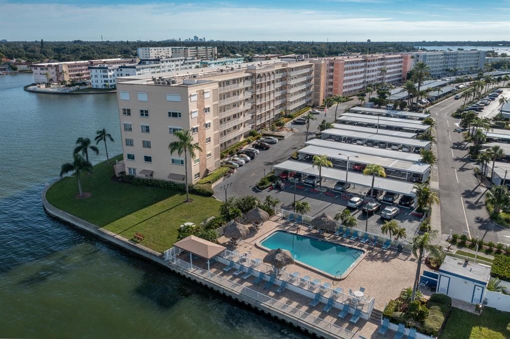 6075 SHORE BOULEVARD S UNIT 508 GULFPORT, FL 33707