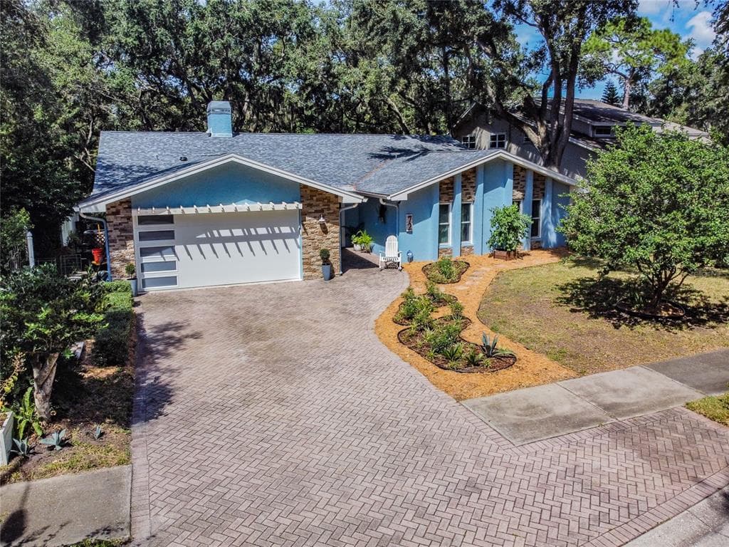 72 BAY WOODS DRIVE