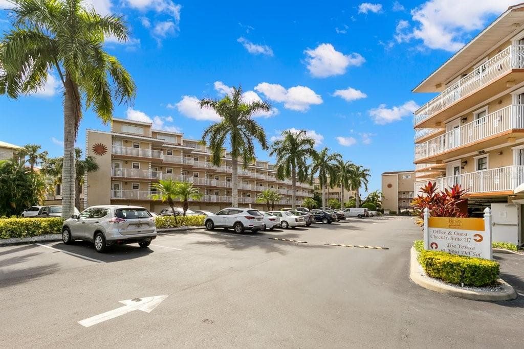 1420 BAYSHORE BOULEVARD UNIT 206 DUNEDIN, FL 34698