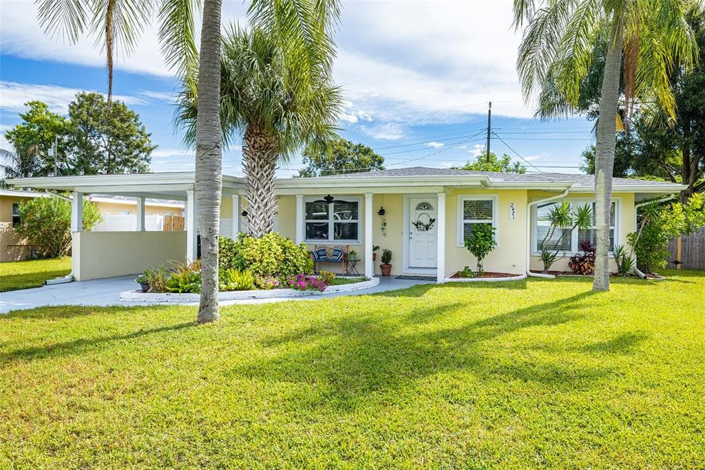 2471 BAYWOOD DRIVE E DUNEDIN, FL 34698