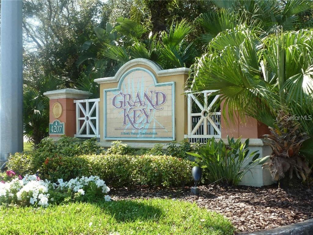 4207 S DALE MABRY HIGHWAY UNIT 4105 TAMPA, FL 33611