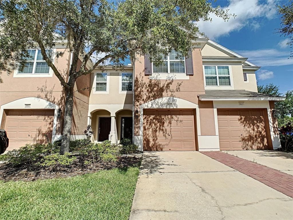 2625 REDFORD WAY