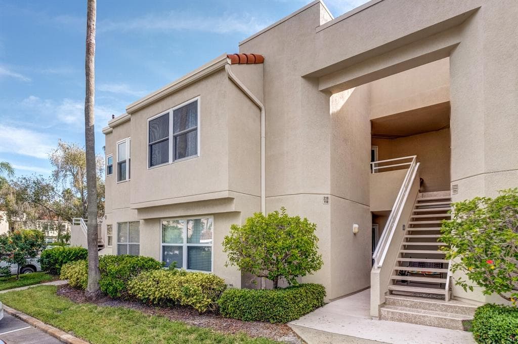 6080 BAHIA DEL MAR CIRCLE UNIT 210 ST PETERSBURG, FL 33715
